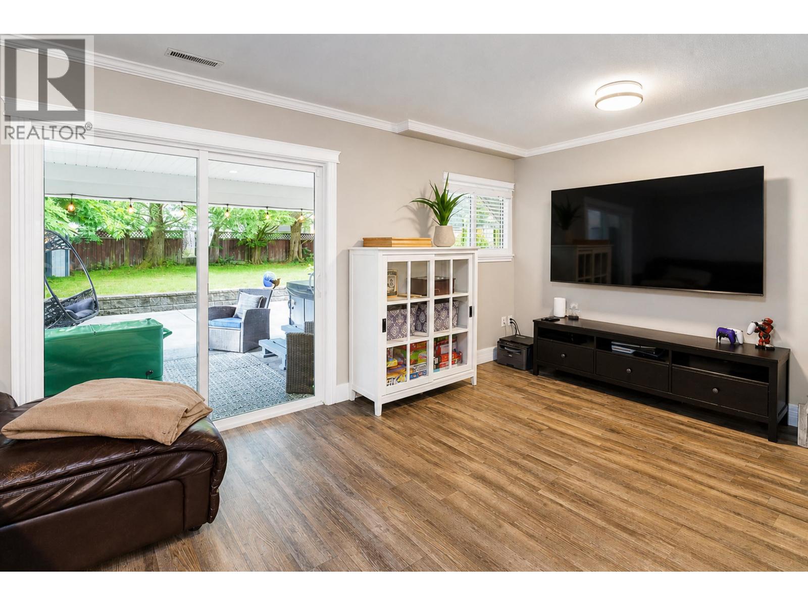 23415 Whippoorwill Avenue Property Photo 7