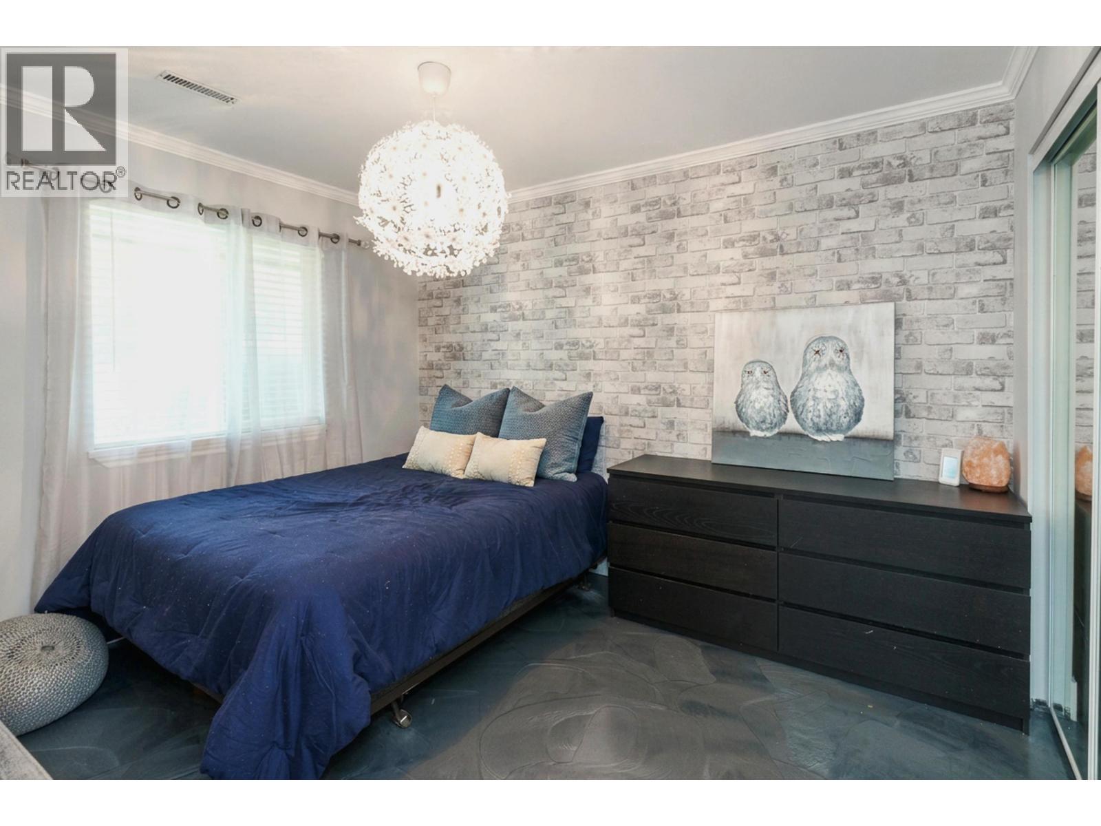 23415 Whippoorwill Avenue Property Photo 11