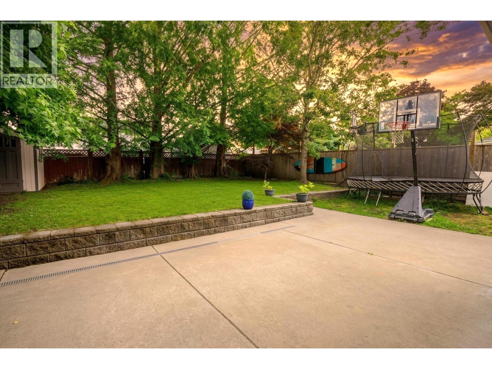 23415 Whippoorwill Avenue Property Photo 16