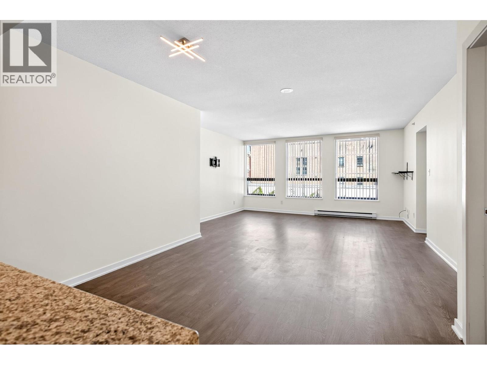 406 14 Begbie Street Property Photo 11