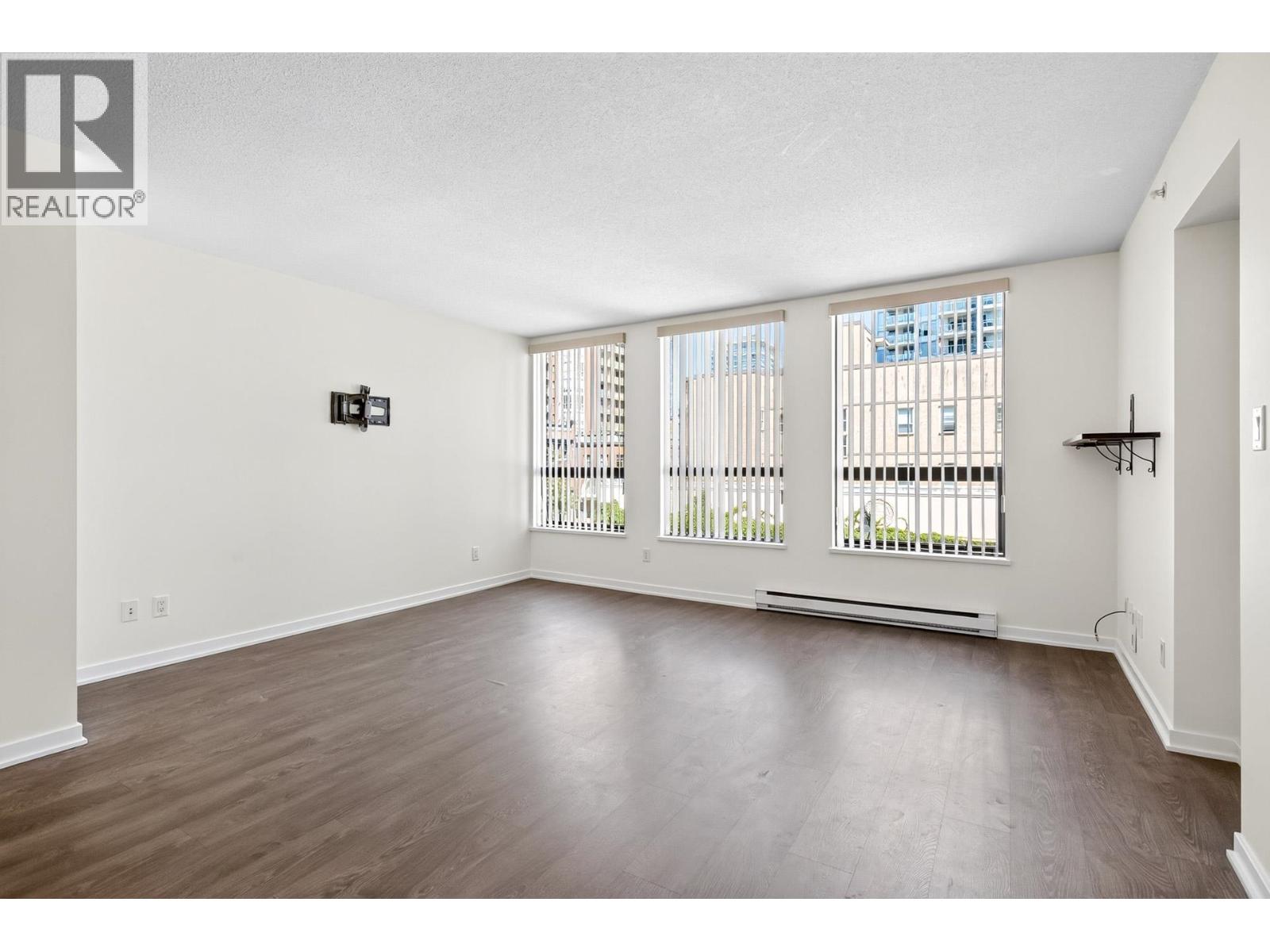 406 14 Begbie Street Property Photo 12