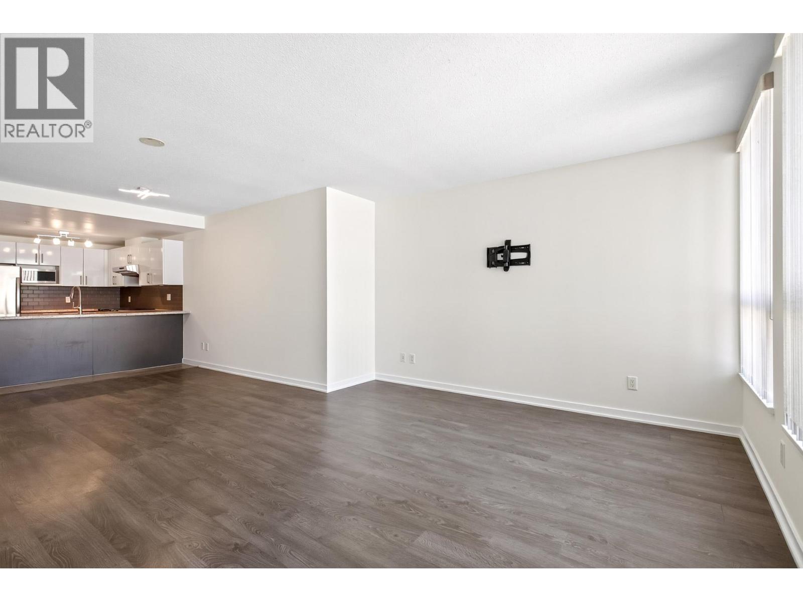 406 14 Begbie Street Property Photo 17