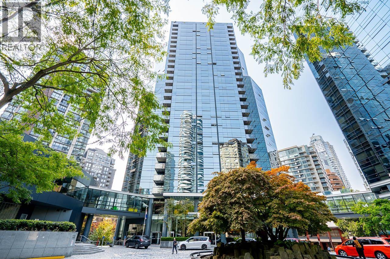 1907 1050 Burrard Street Photo de la propriété 1