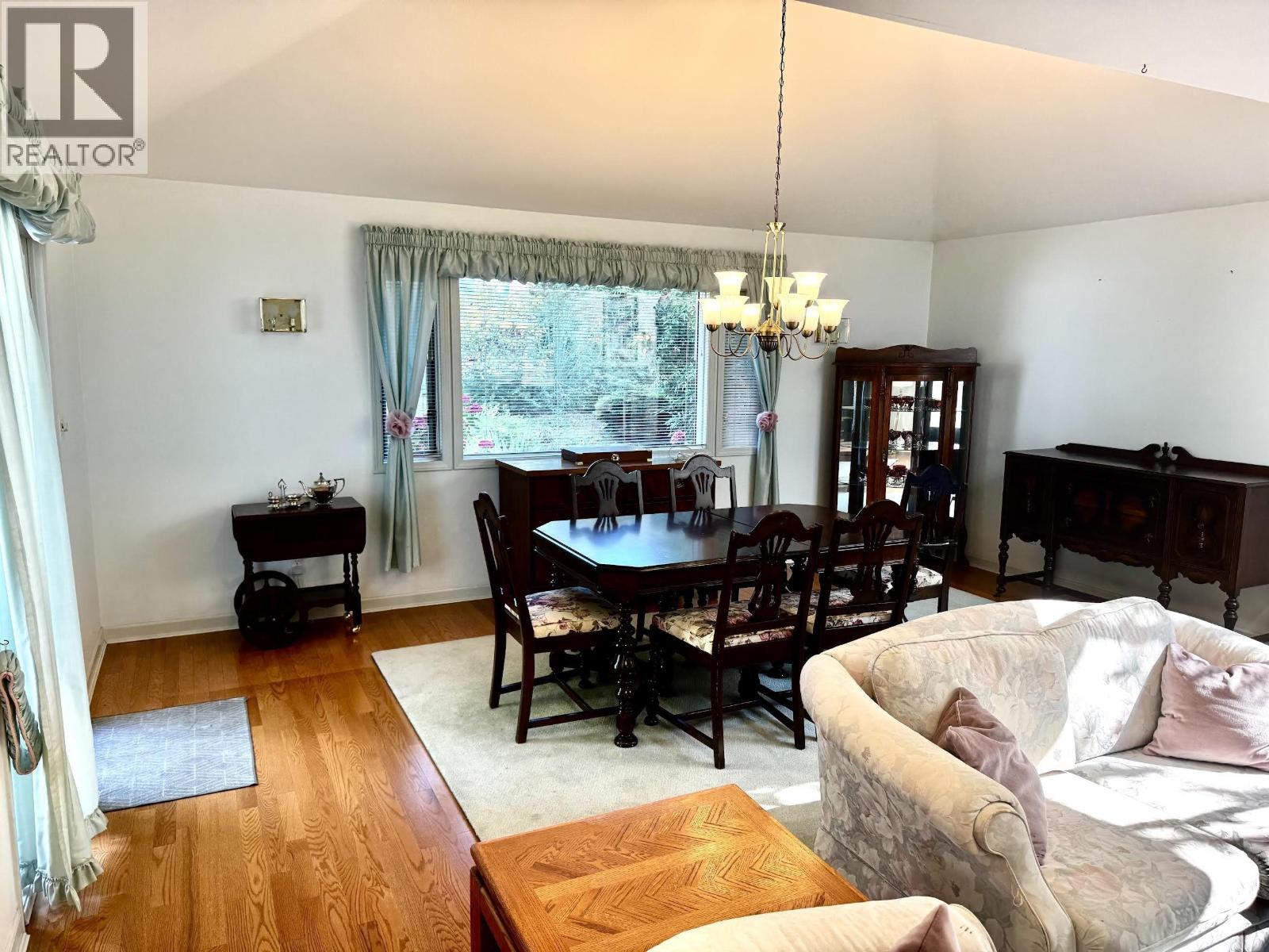 163 49 Street Property Photo 12