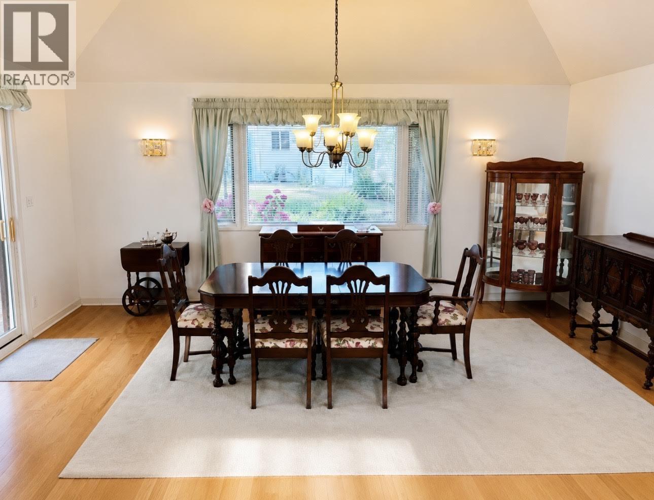 163 49 Street Property Photo 13