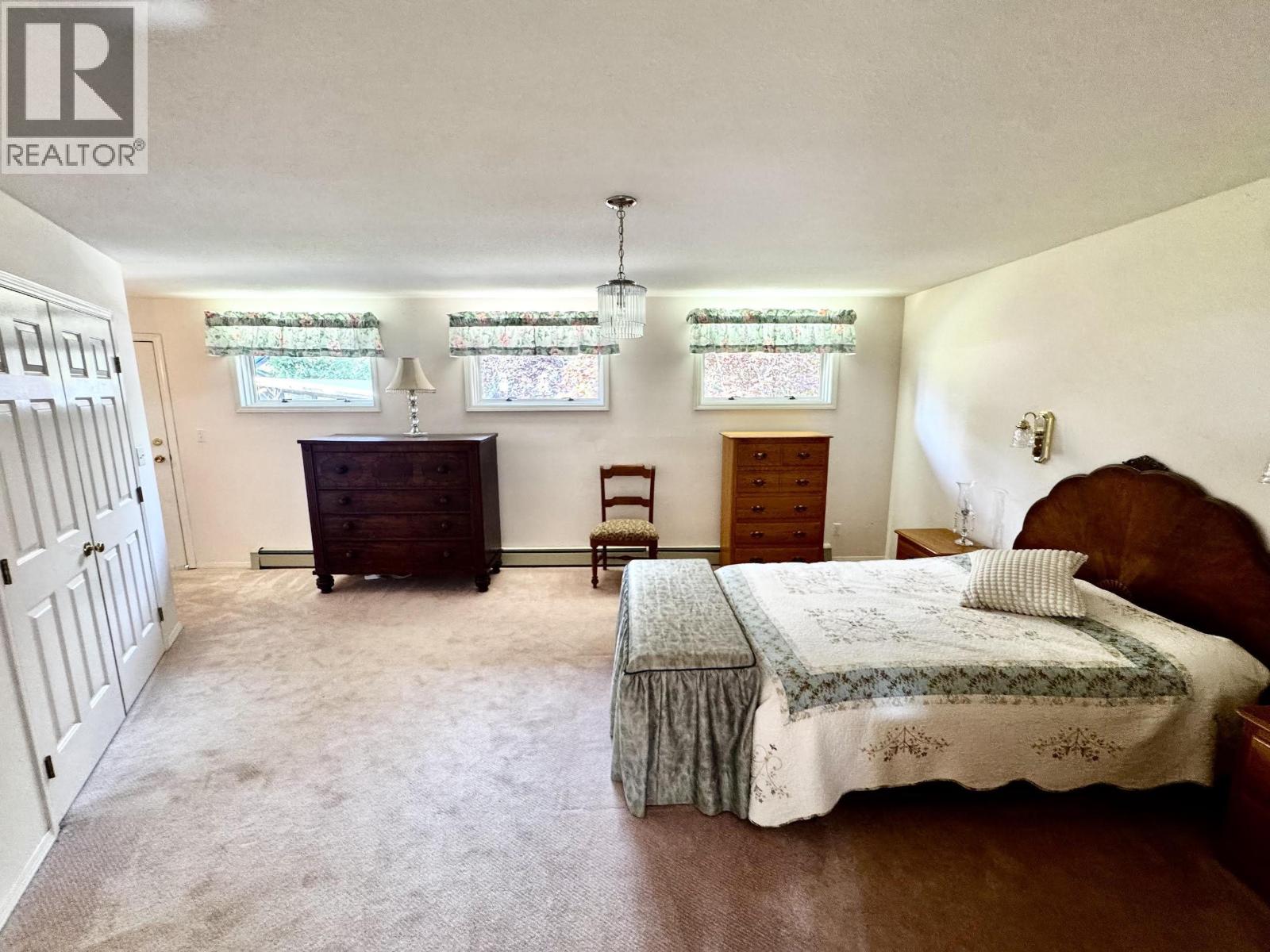 163 49 Street Property Photo 22