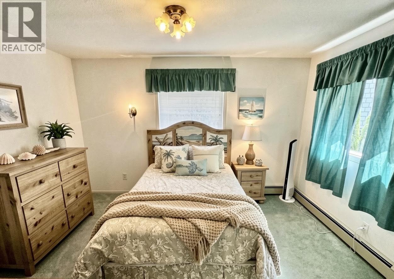 163 49 Street Property Photo 25