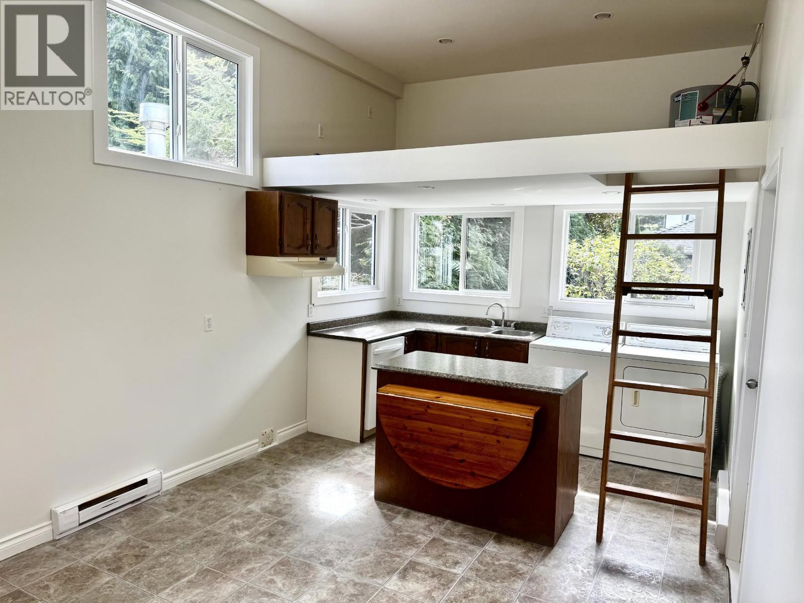 163 49 Street Property Photo 37
