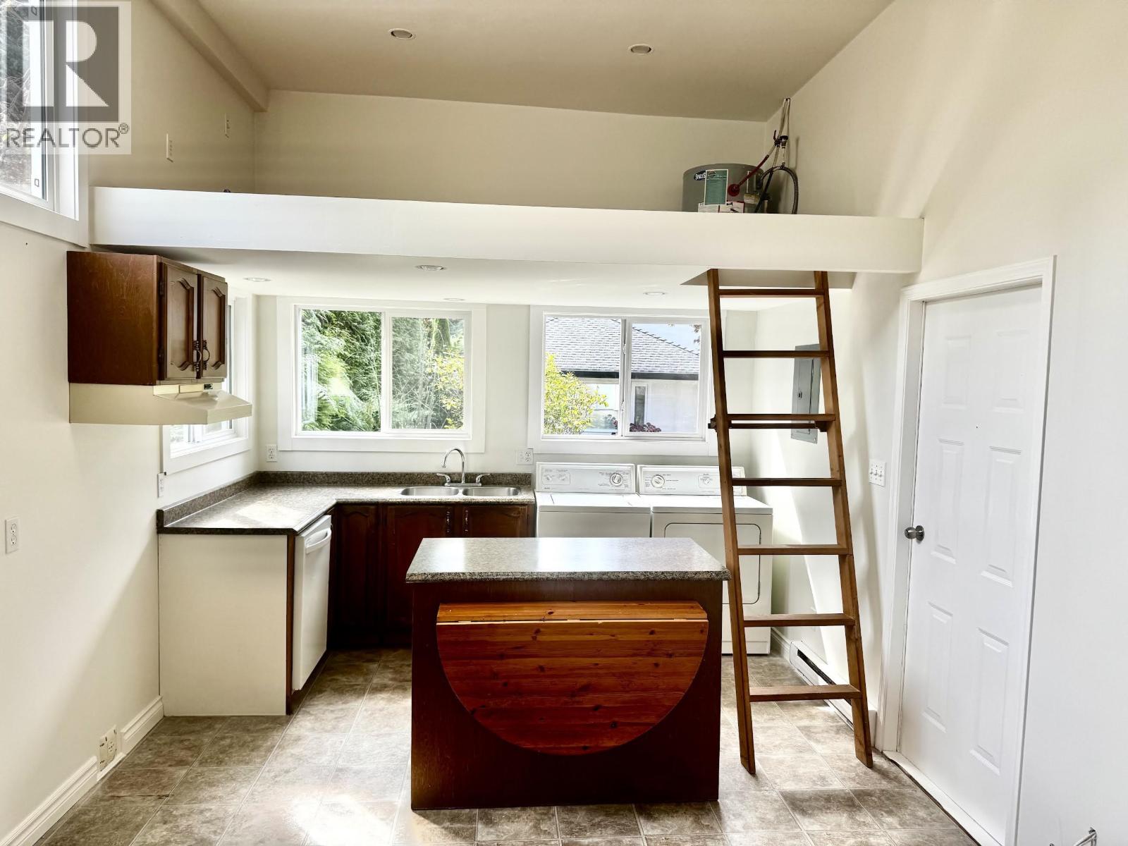 163 49 Street Property Photo 38