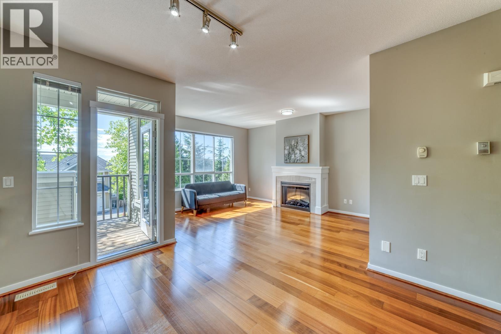84 1380 Pinetree Way Property Photo 6