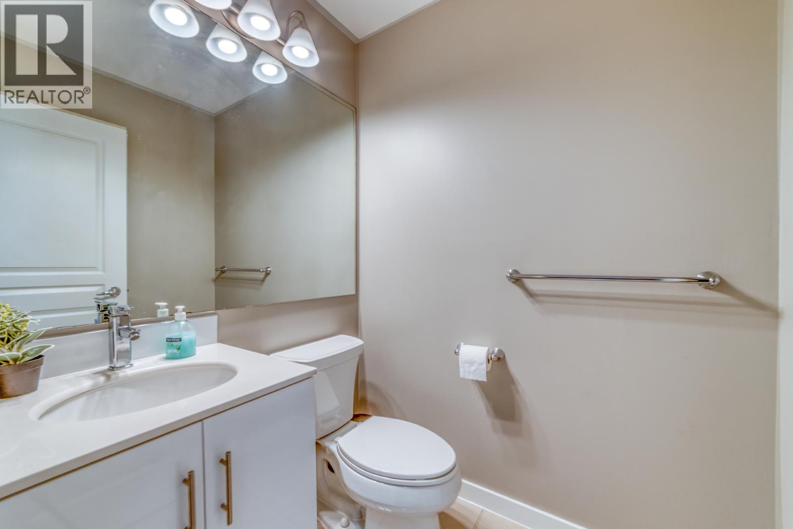 84 1380 Pinetree Way Property Photo 12
