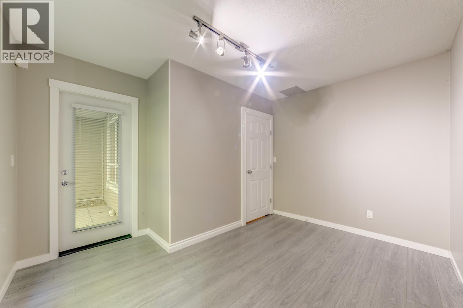 84 1380 Pinetree Way Property Photo 27