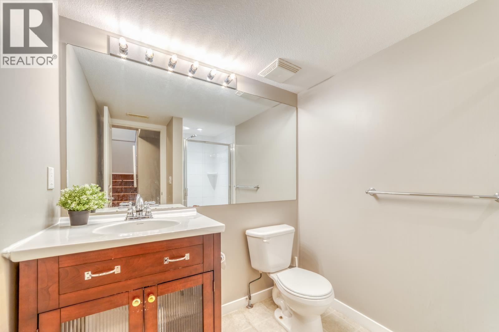 84 1380 Pinetree Way Property Photo 30
