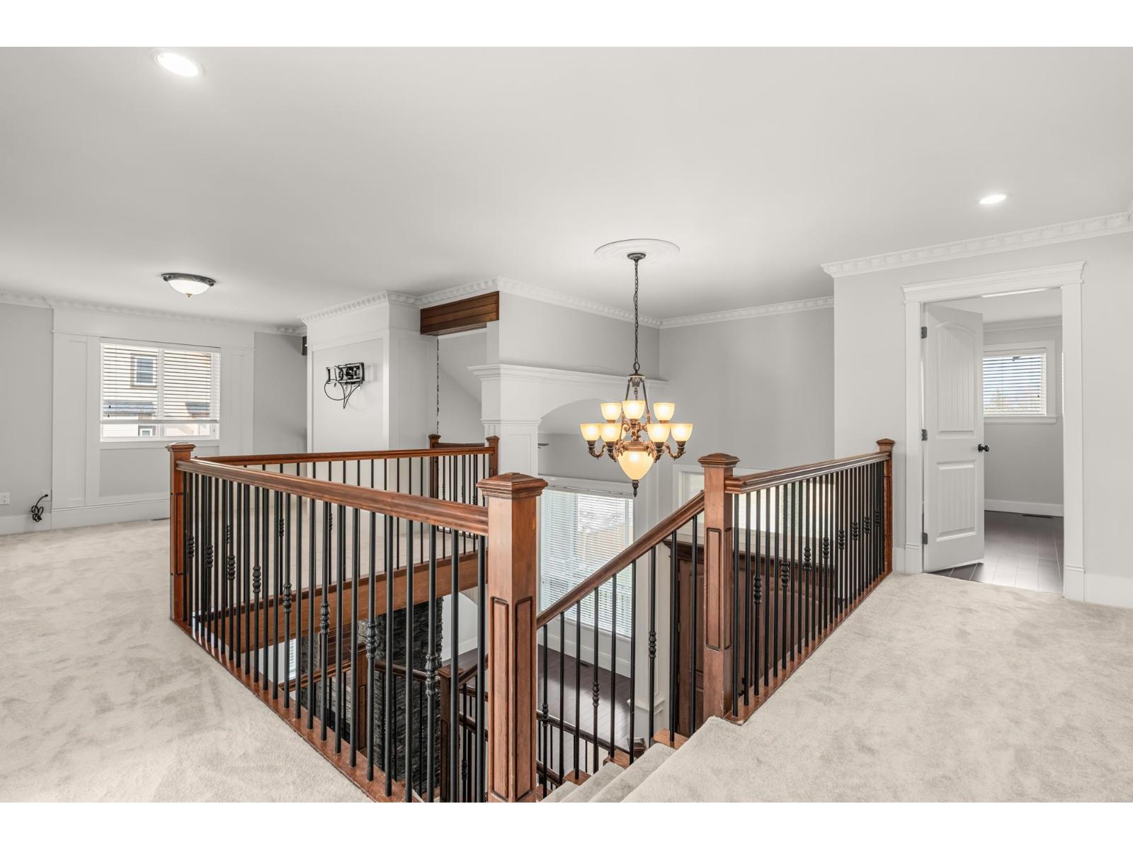 7043 197b Street Property Photo 8