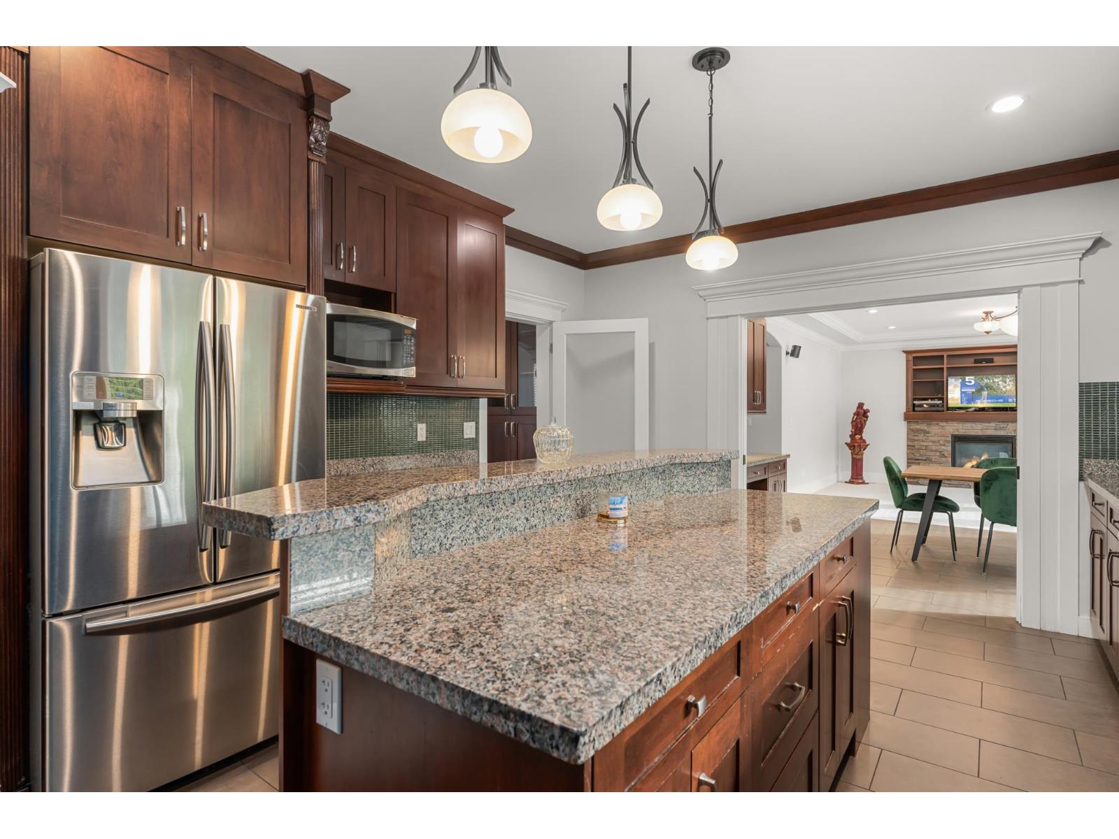 7043 197b Street Property Photo 18