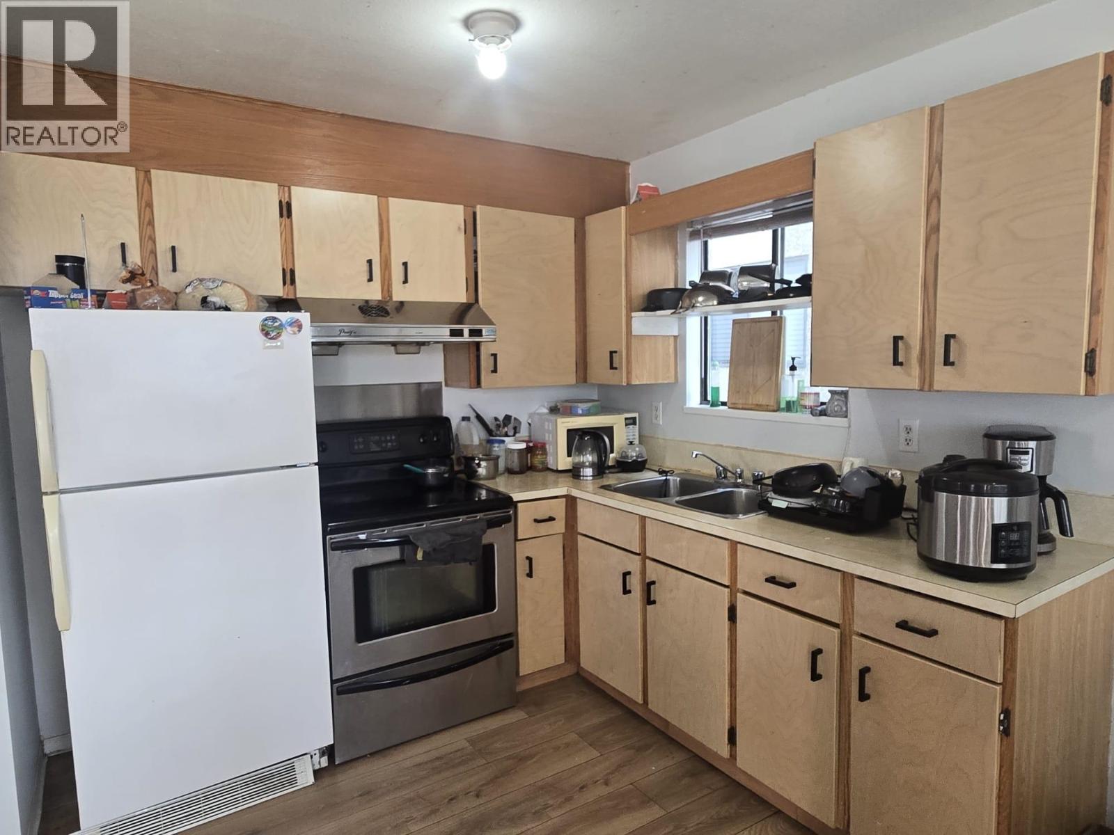 7405 4th Street Property Photo 3