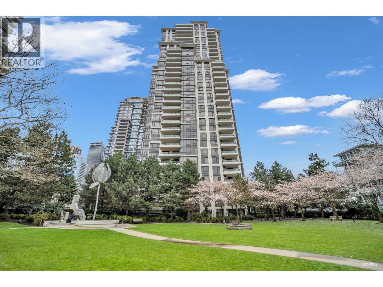 1607 2138 MADISON AVENUE Property Photo 1