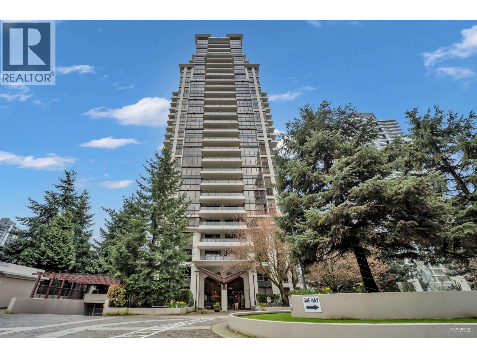 1607 2138 Madison Avenue Property Photo 2