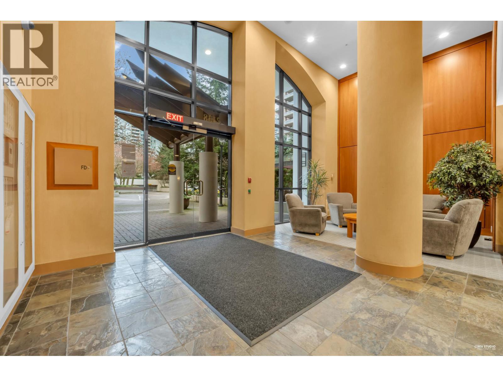 1607 2138 Madison Avenue Property Photo 5