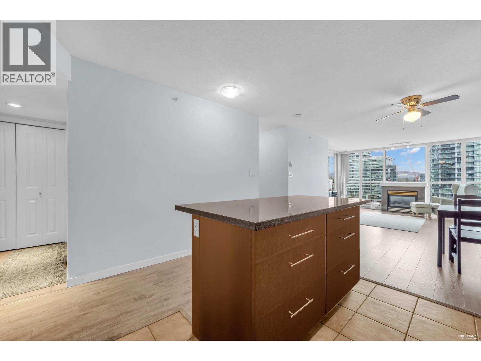 1607 2138 Madison Avenue Property Photo 8