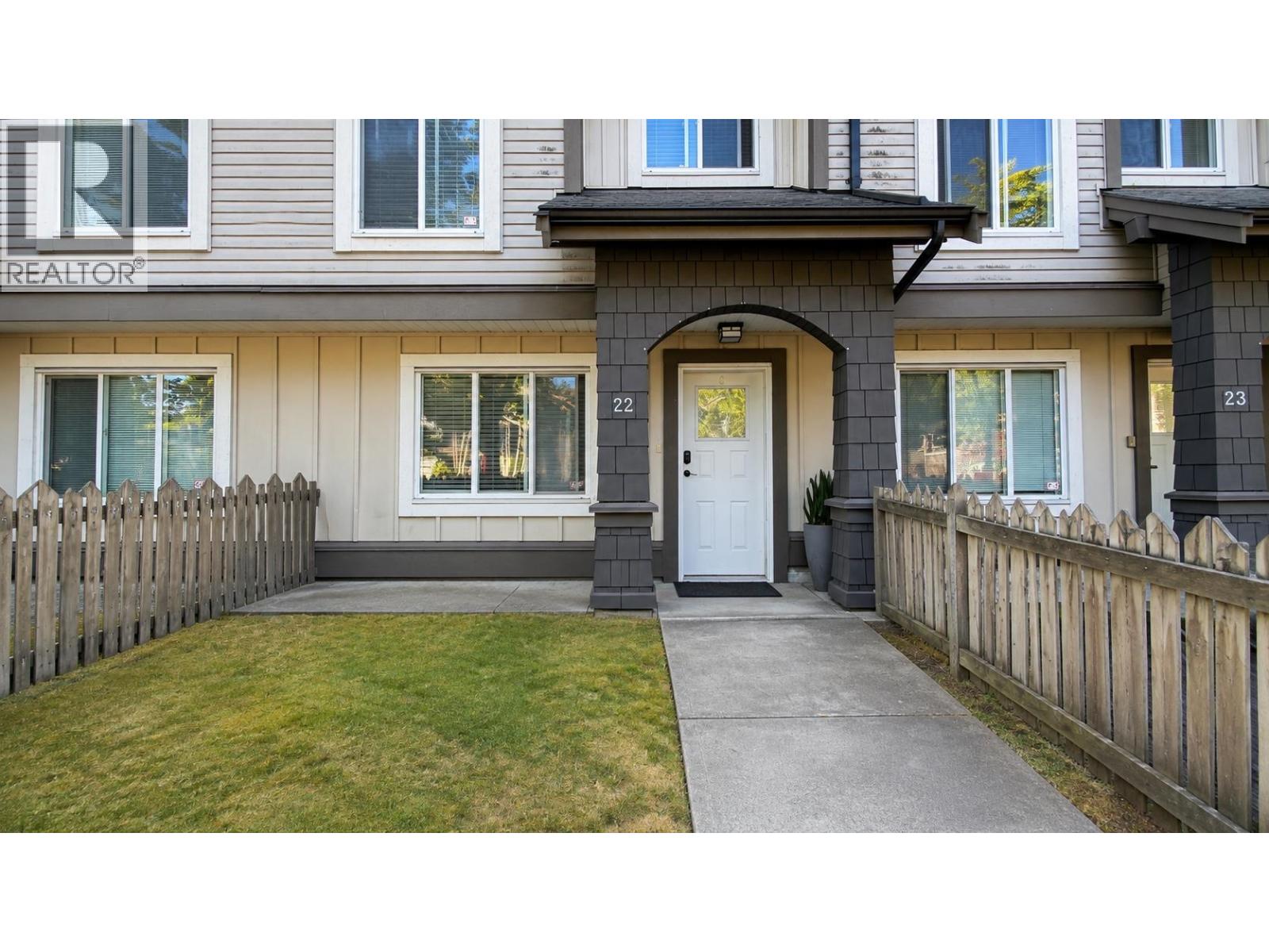 22 5988 Lancing Rd Property Photo 3