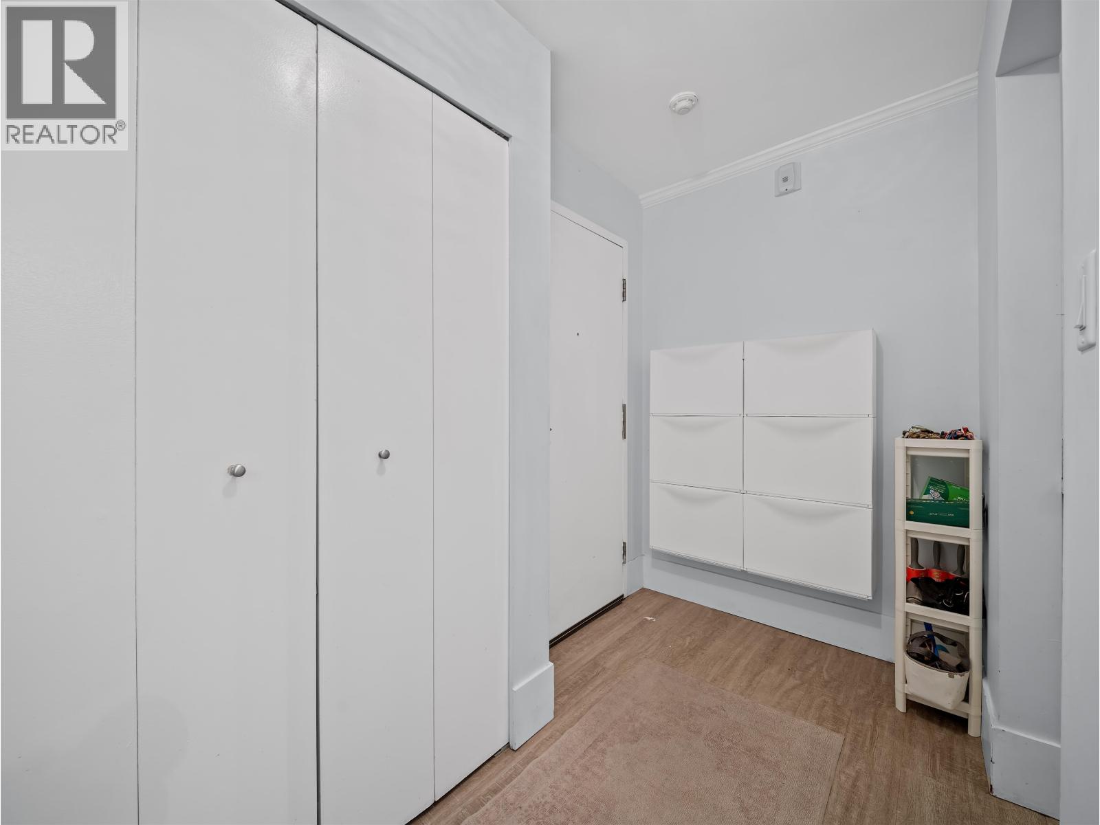 210 141 W 13th Street Property Photo 4