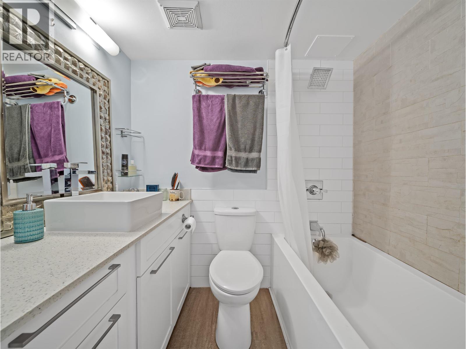 210 141 W 13th Street Property Photo 13