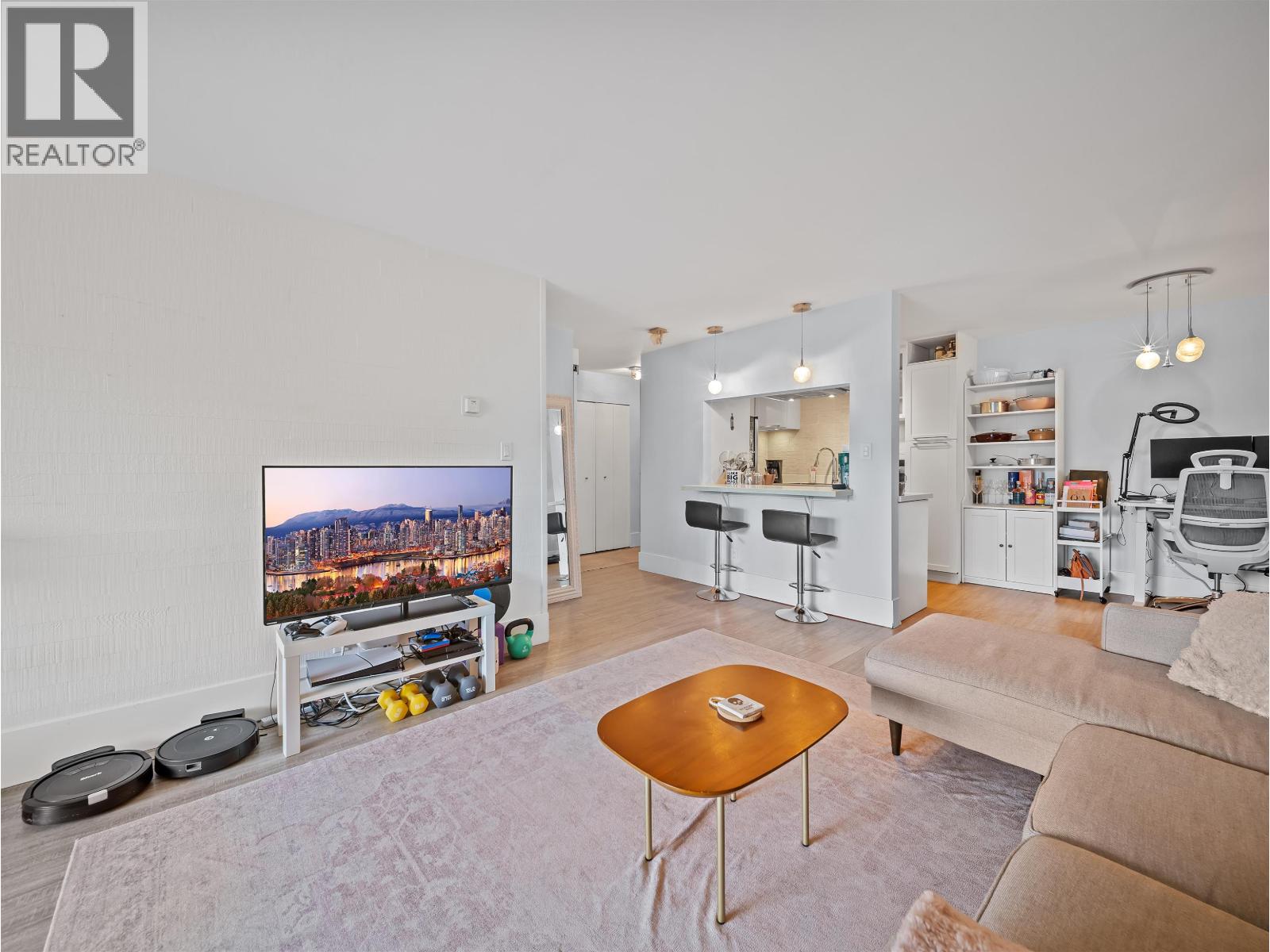 210 141 W 13th Street Property Photo 16