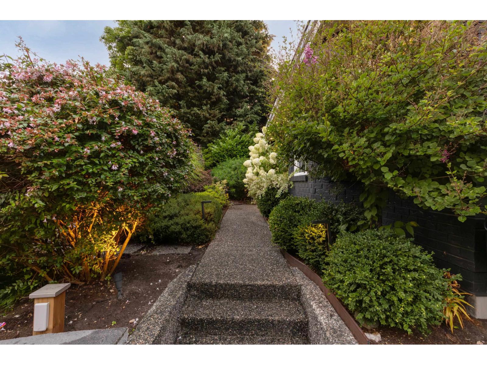 13877 32 Avenue Property Photo 6