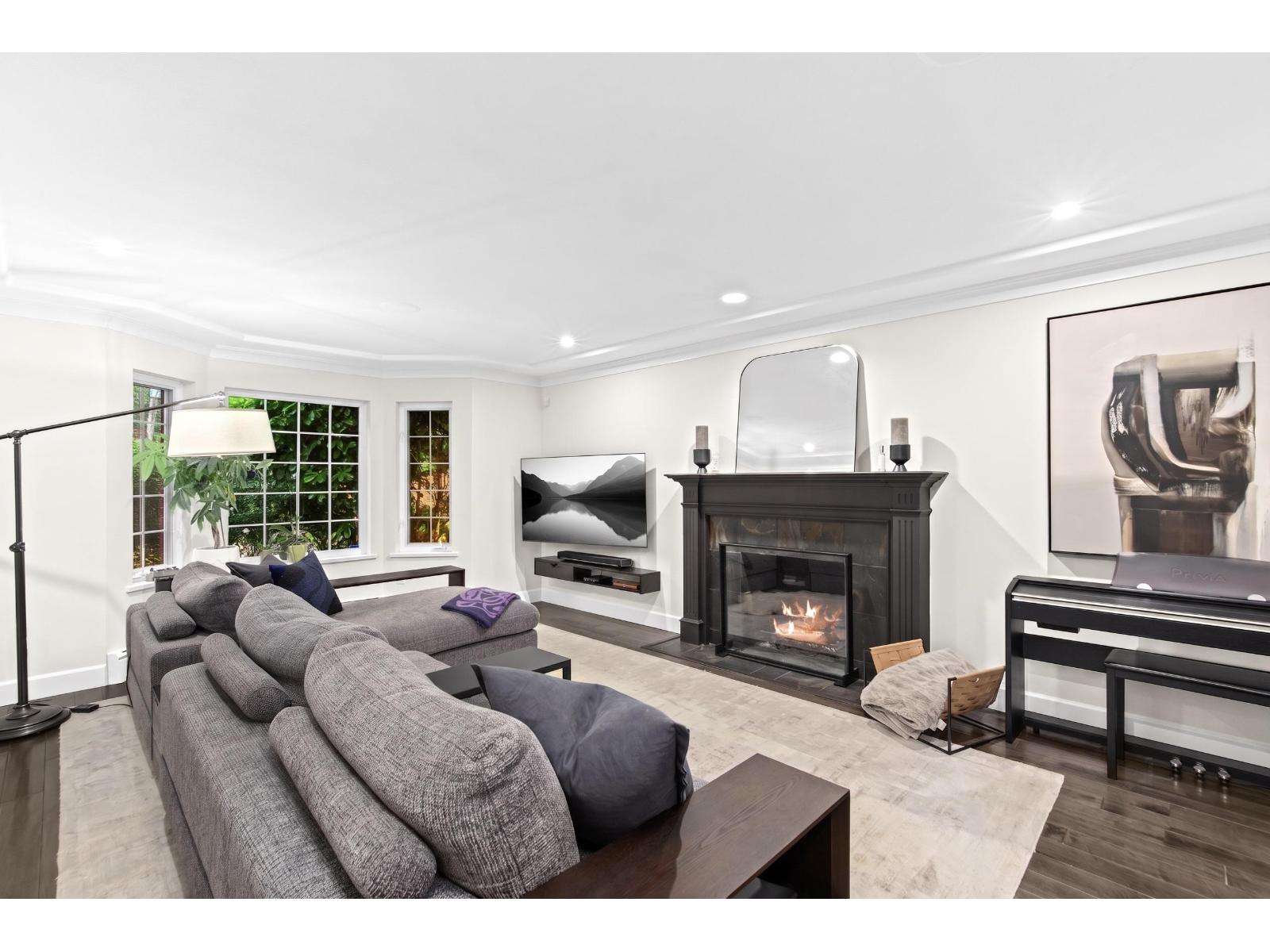 13877 32 Avenue Property Photo 8