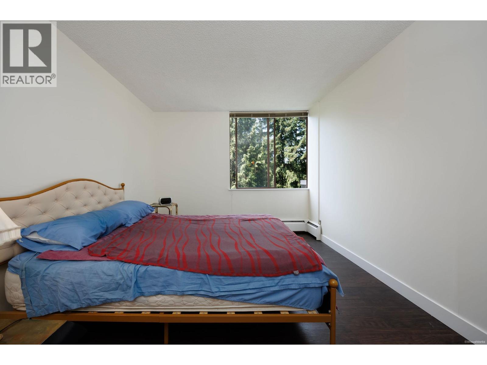 809 2020 Fullerton Avenue Property Photo 15