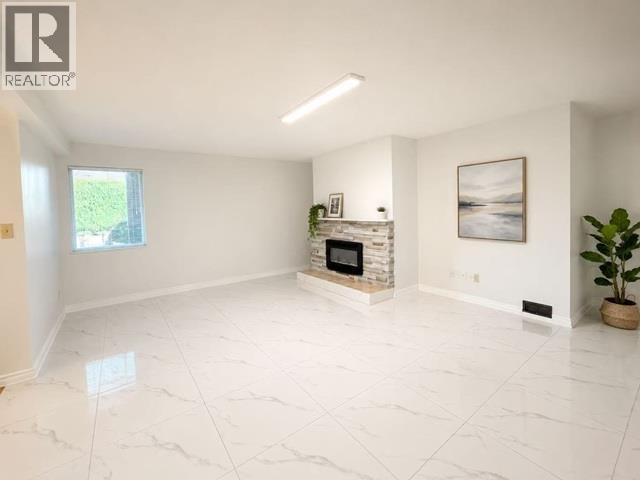 Ground Level 118xx Sealord Road Property Photo 1