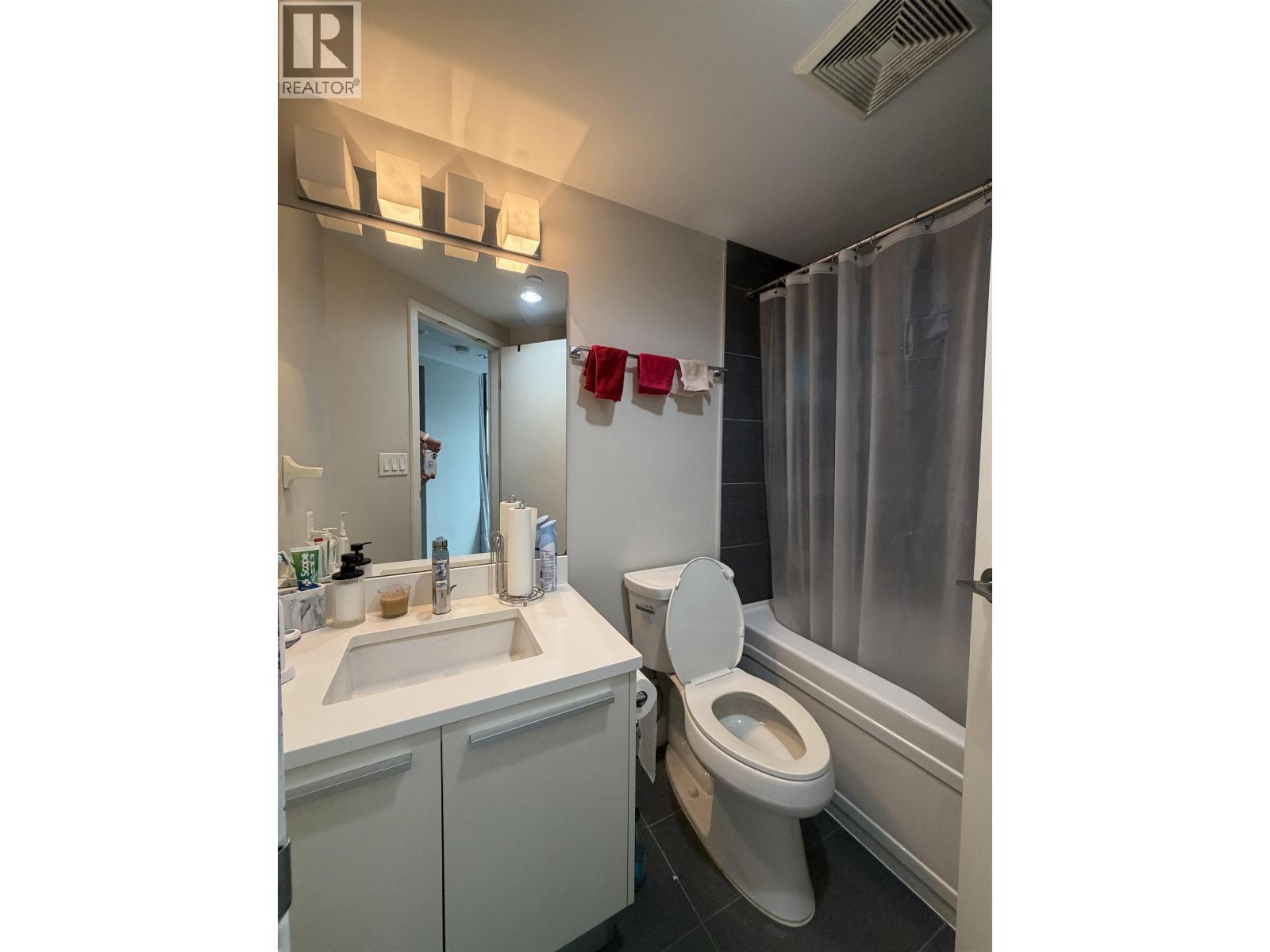 2706 1323 Homer Street Property Photo 7