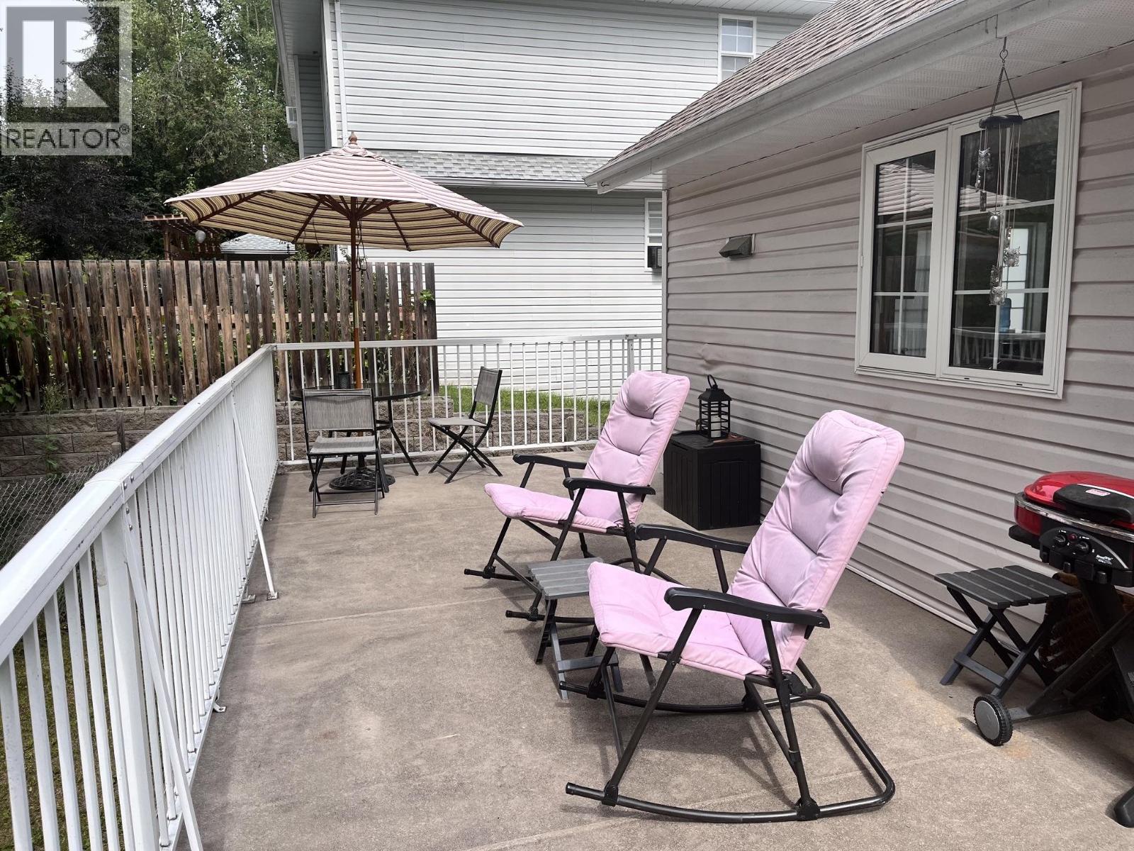 421 Dawson Street Property Photo 4