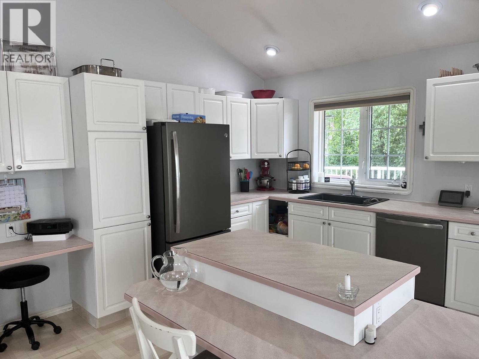 421 Dawson Street Property Photo 5