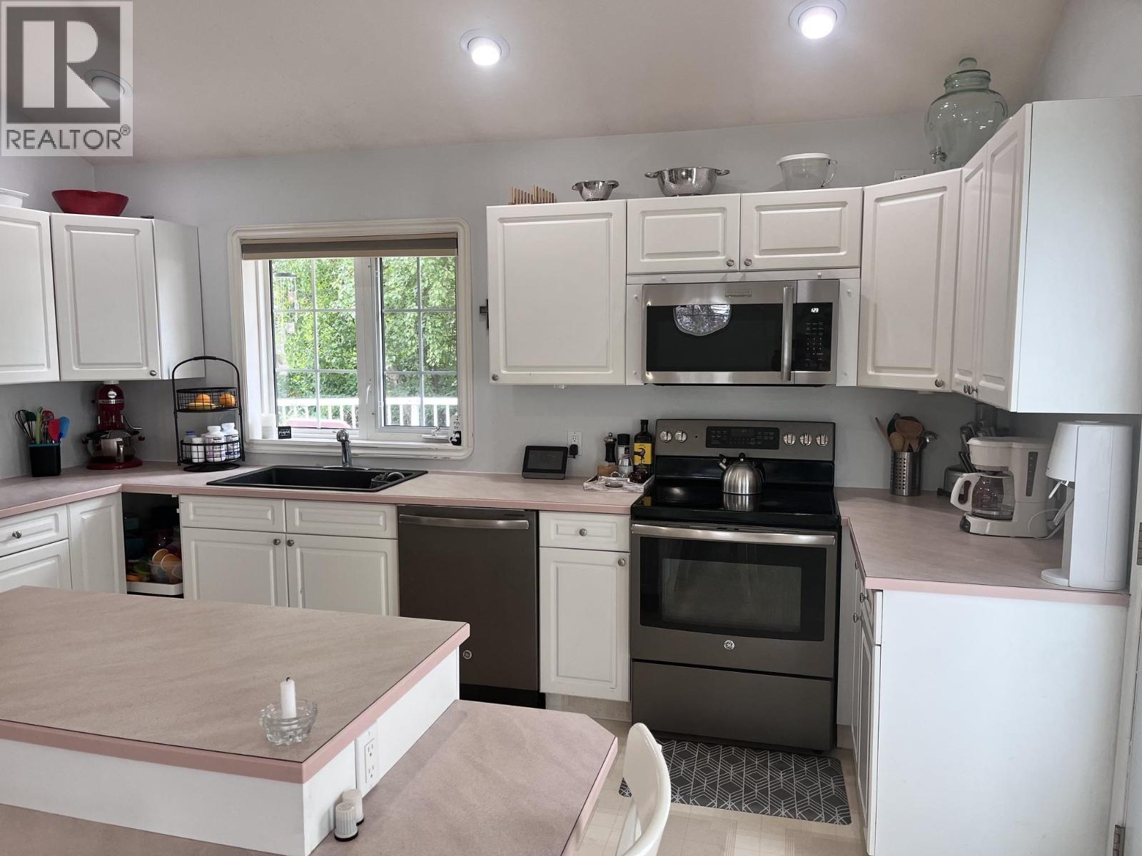 421 Dawson Street Property Photo 7