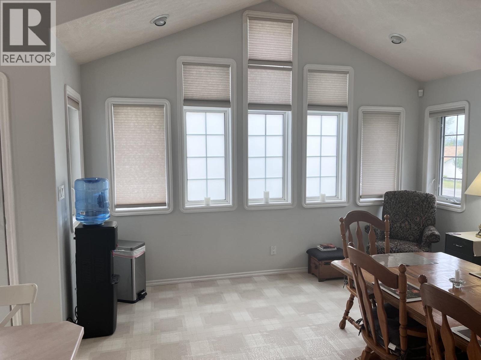 421 Dawson Street Property Photo 8