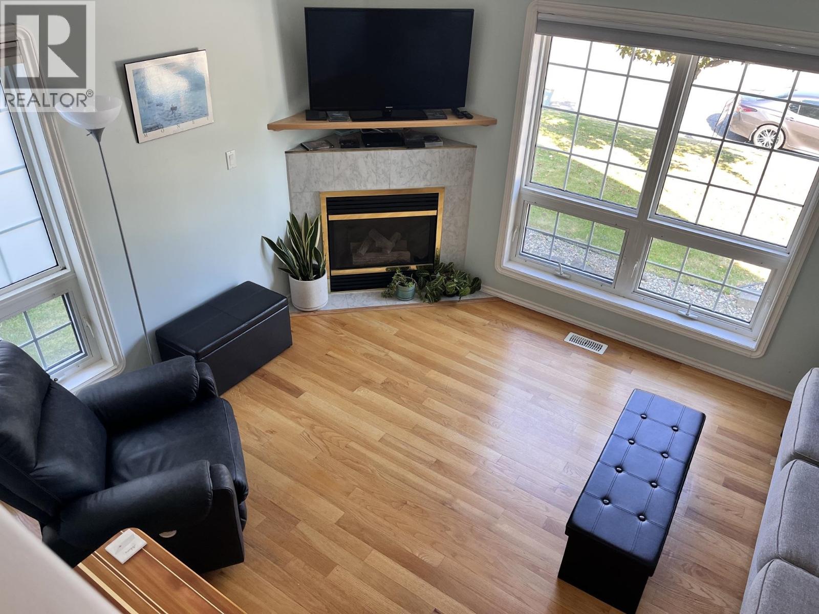 421 Dawson Street Property Photo 11