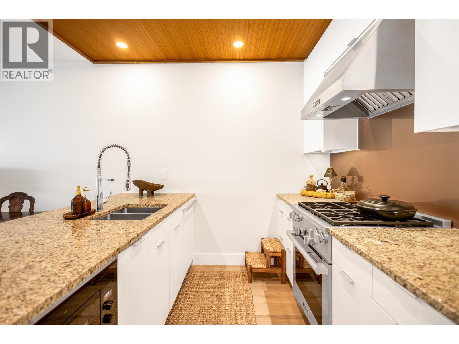 408 6687 Nelson Avenue Property Photo 7