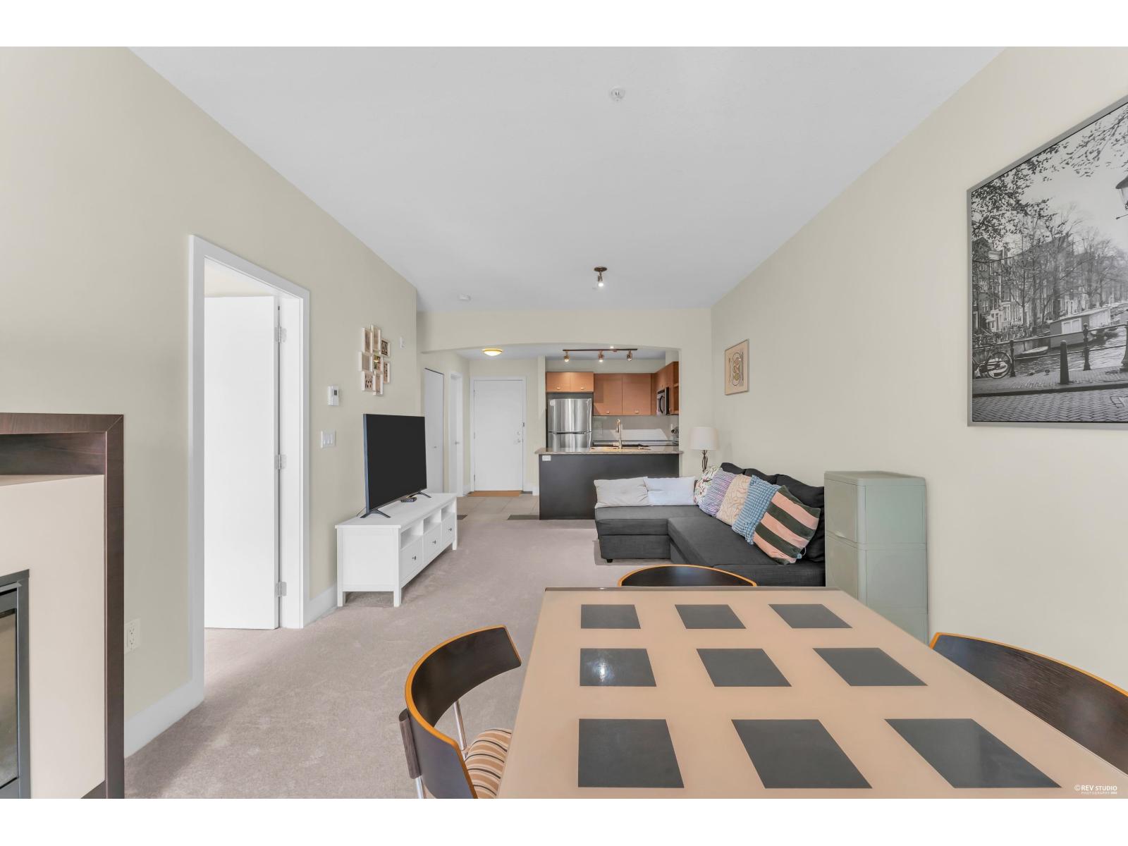 329 6628 120 Street Property Photo 4