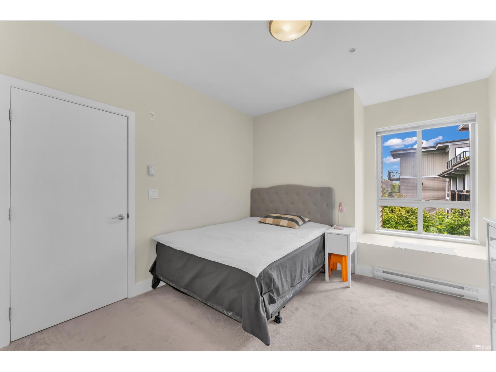 329 6628 120 Street Property Photo 16