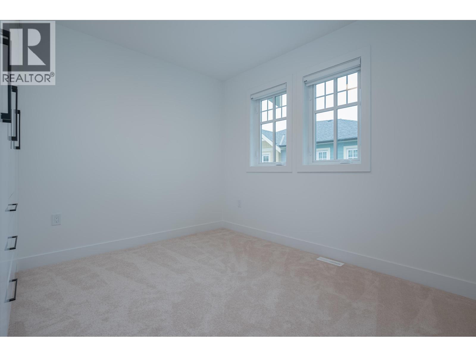 3 4829 48 Avenue Property Photo 33