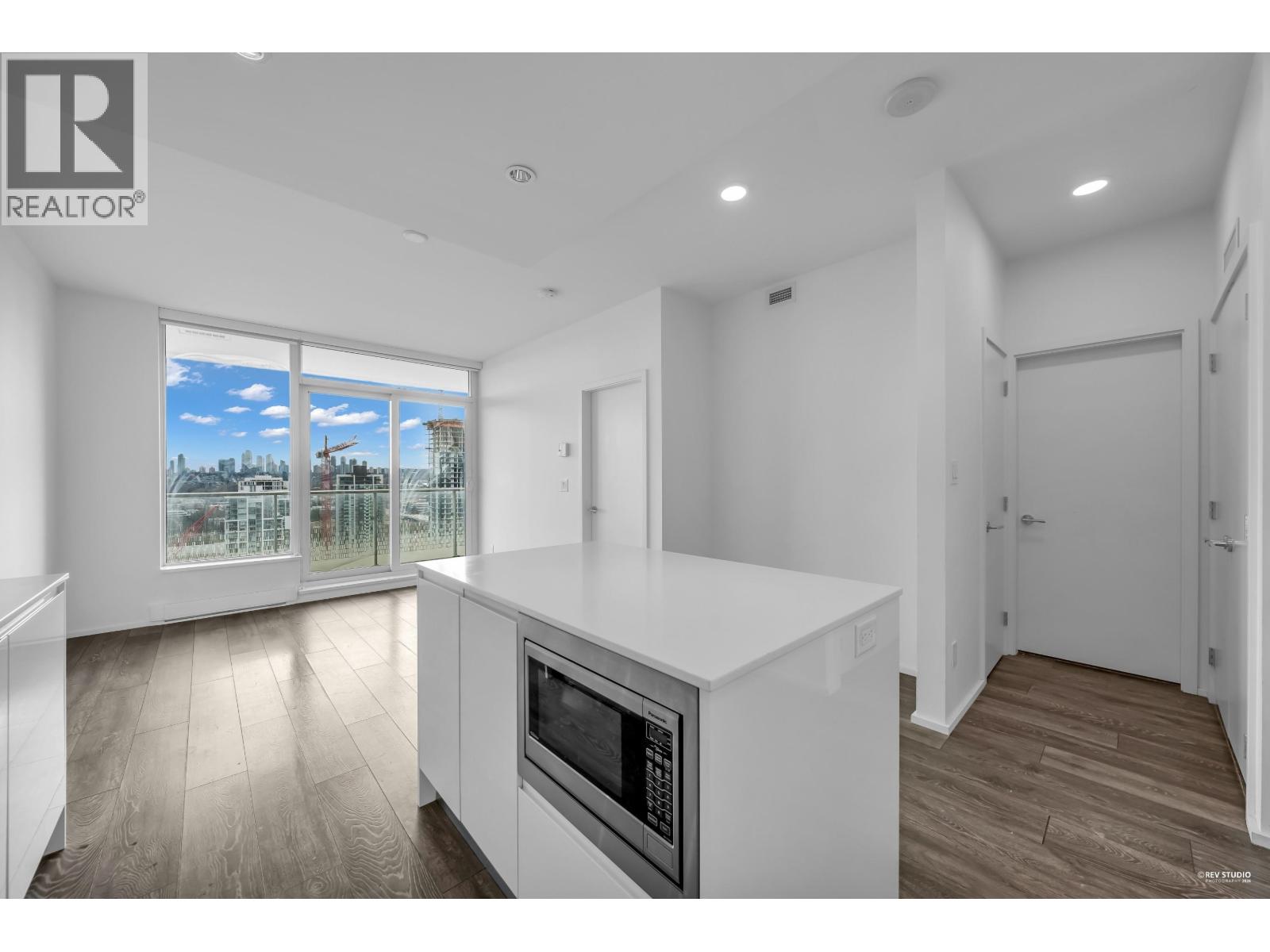 1704 4650 Brentwood Boulevard Property Photo 3