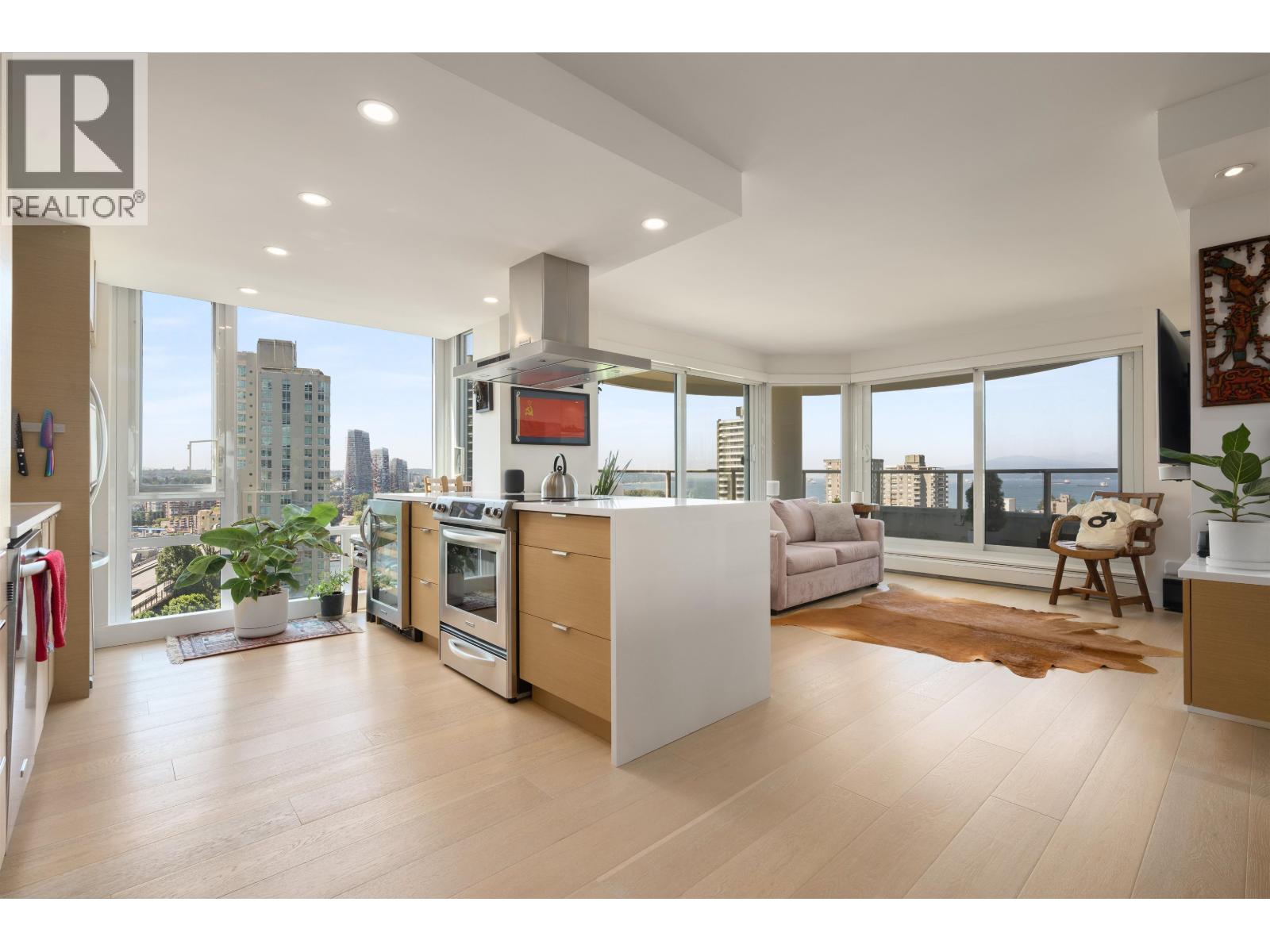 1402 1020 Harwood Street Property Photo 1