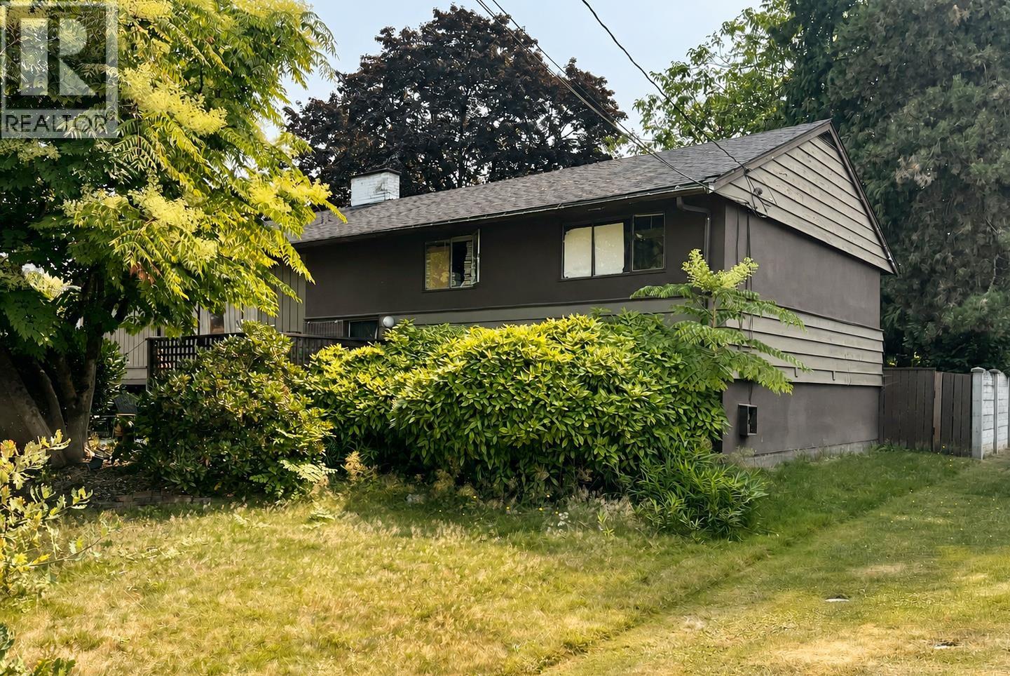 1324 Willow Way Property Photo 1