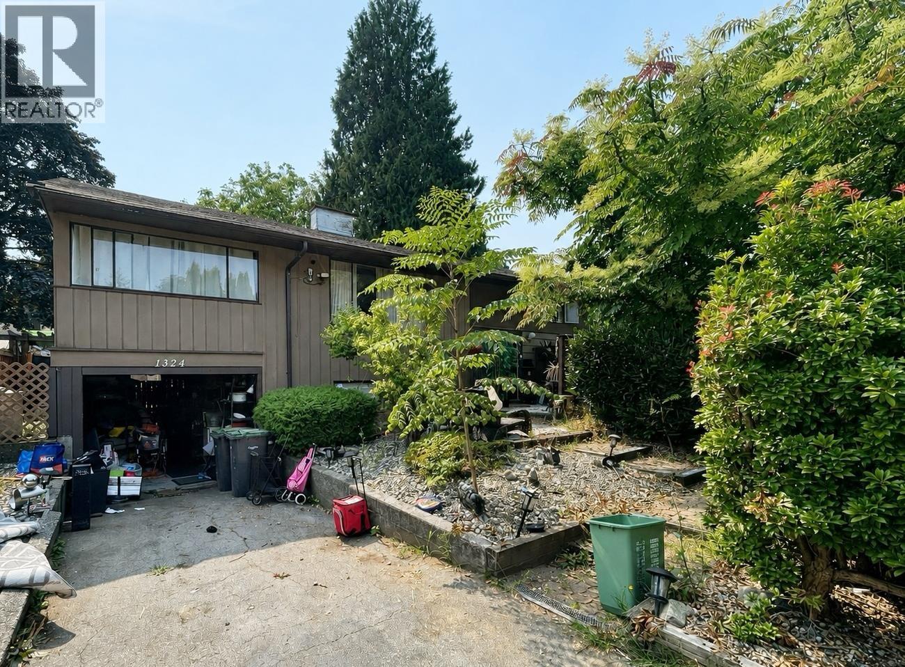 1324 Willow Way Property Photo 2
