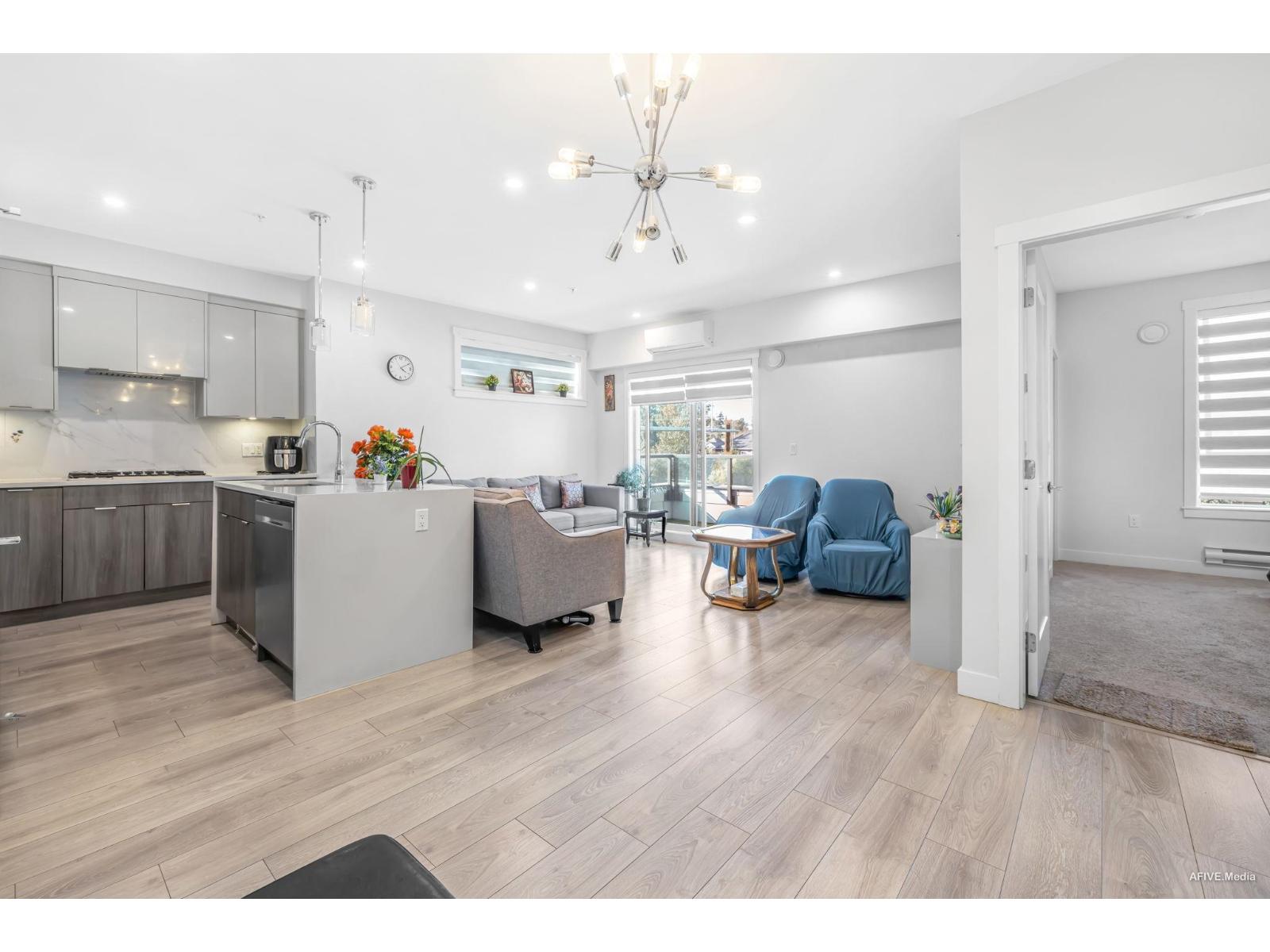 B208 14438 72 AVENUE