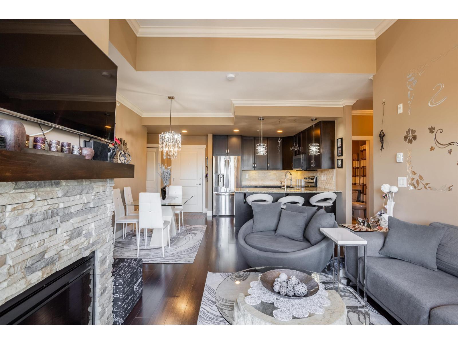 413 3192 Gladwin Road Property Photo 17