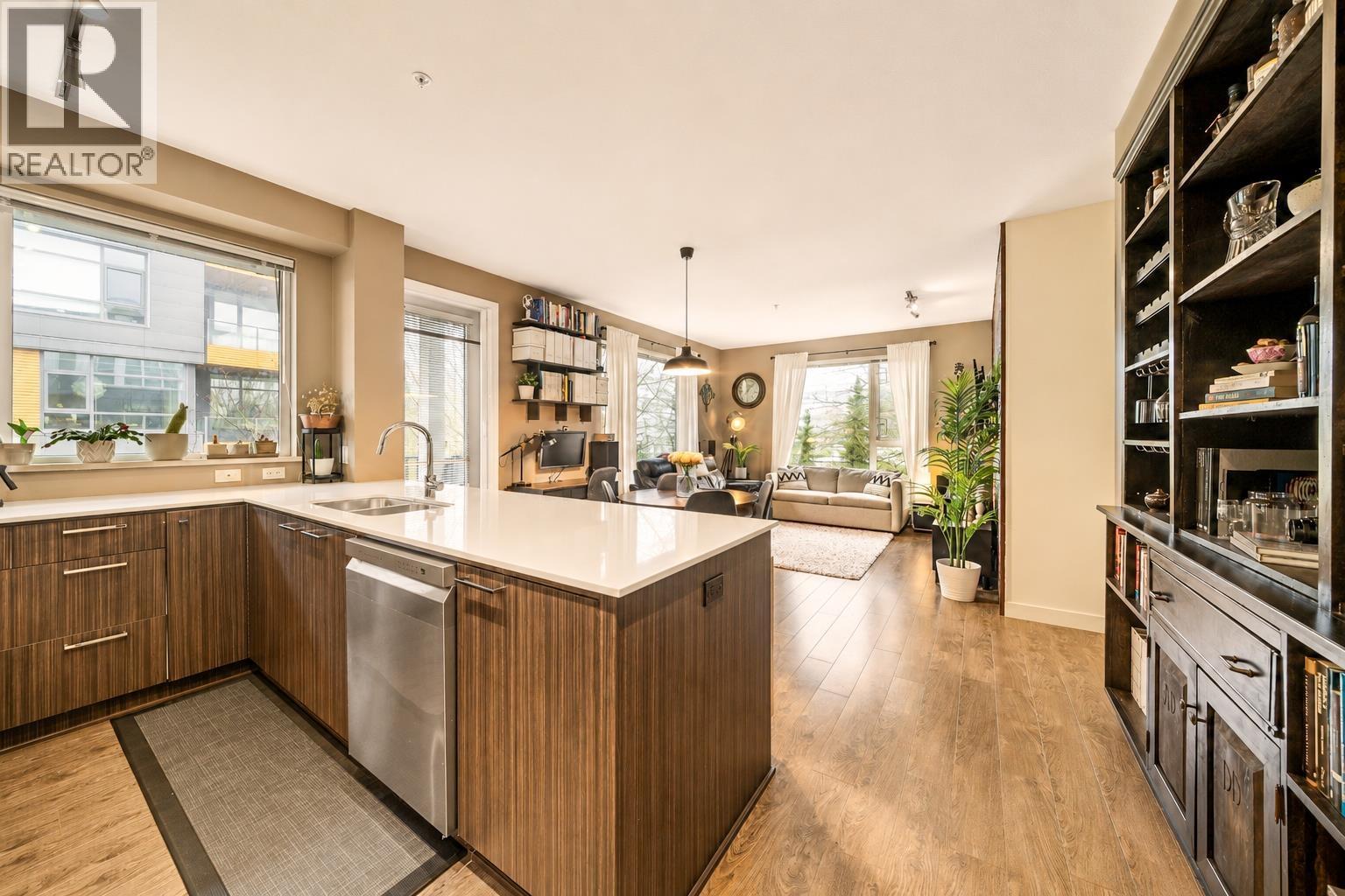 516 9250 University High Street Property Photo 4