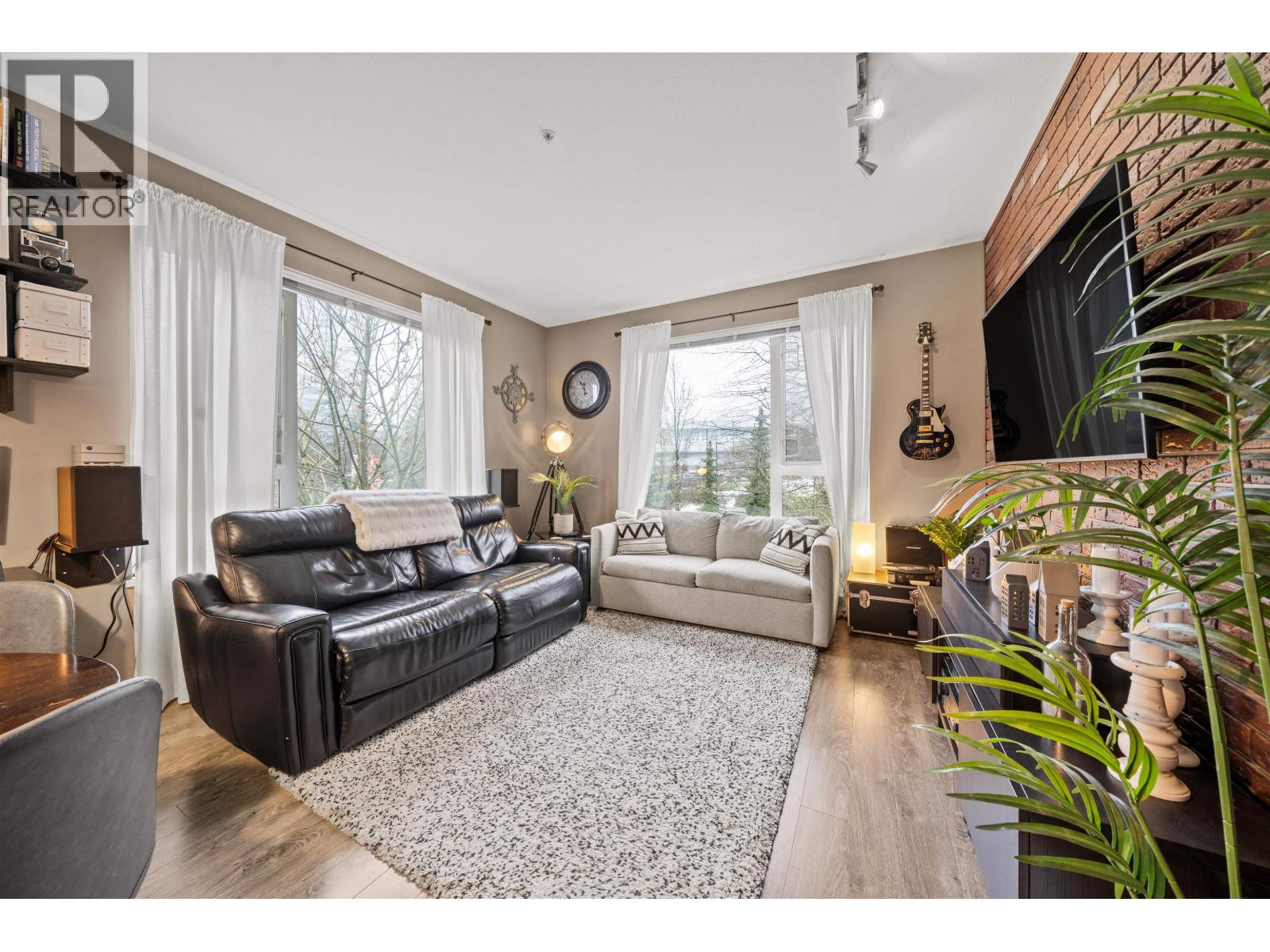 516 9250 University High Street Property Photo 7